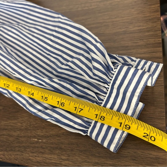 ❤️Gap Blue Striped Women's Top M - Picture 9 of 10